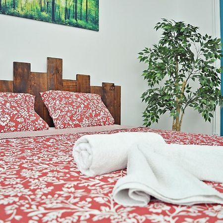 בוקרשט Globe Hostel מראה חיצוני תמונה